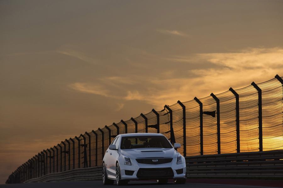  Cadillac ATS-V 2016 года  (NA) (фото 11 из 34)